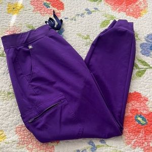 Women’s figs scrub bottoms